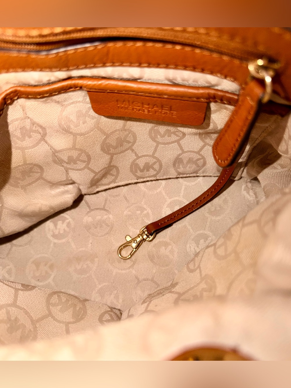 Michael Kors Marina Large Denim Drawstring Bucket Crossbody Bag w/ Branded Dusty - Picture 4 of 16